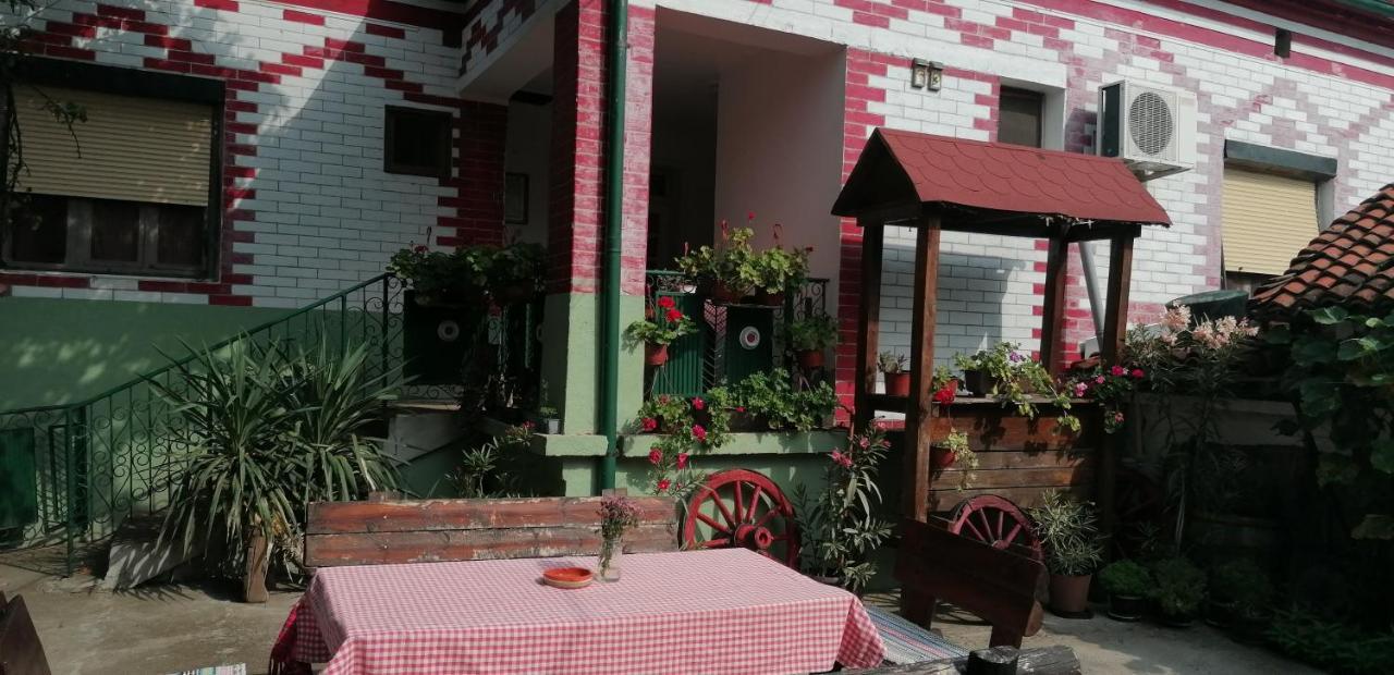 Etno Apartmani "Vlaska Kuca" Kladovo Exterior foto